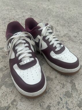 Nike Air Men’s Air Force 1 Low-Top Sneakers White and Burgundy Sz 10 DQ7659-102